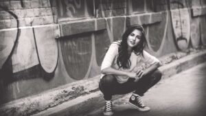 woman-3377839_1280